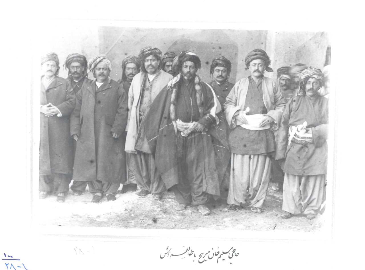 جمعی از کردهای تیکان تپه آذربایجان غربی